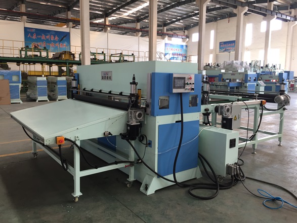 XYJ－3/100  汽車(chē)腳墊自動(dòng)送料裁斷機(jī)